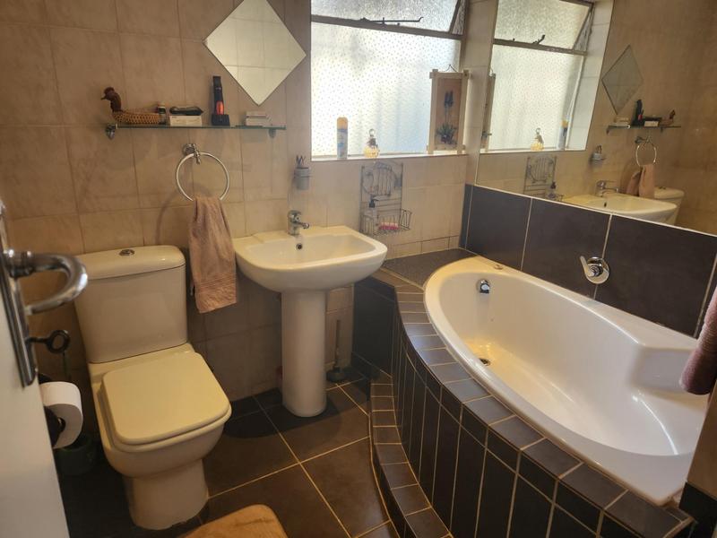 3 Bedroom Property for Sale in Buurendal Gauteng
