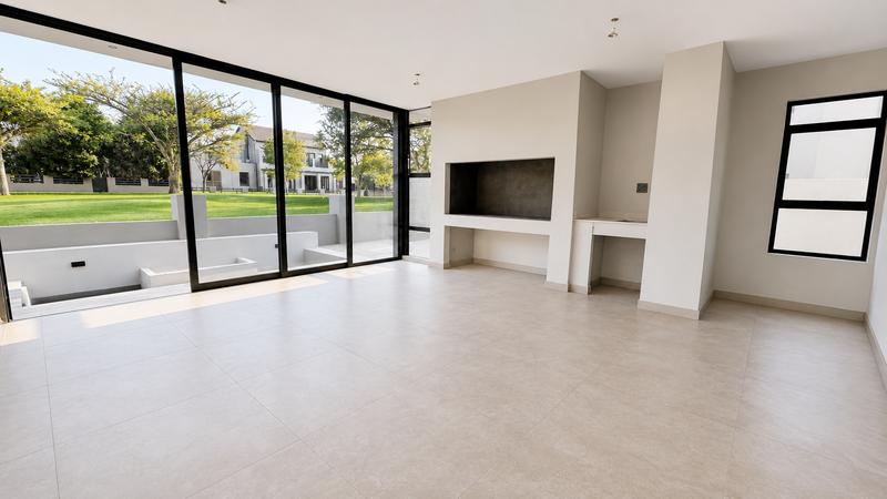 5 Bedroom Property for Sale in Copperleaf Estate Gauteng
