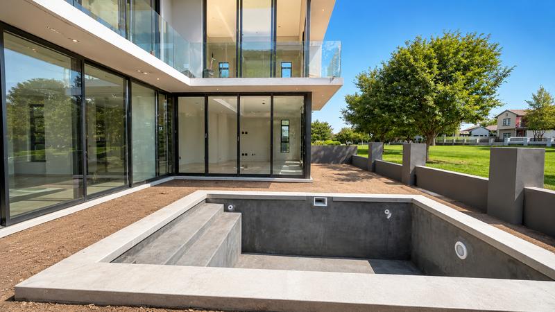 5 Bedroom Property for Sale in Copperleaf Estate Gauteng