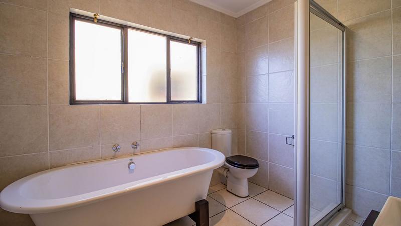 2 Bedroom Property for Sale in Sunninghill Gauteng