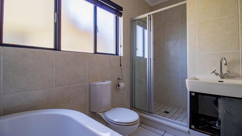 2 Bedroom Property for Sale in Sunninghill Gauteng