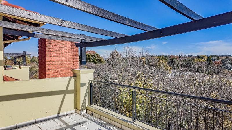 2 Bedroom Property for Sale in Sunninghill Gauteng