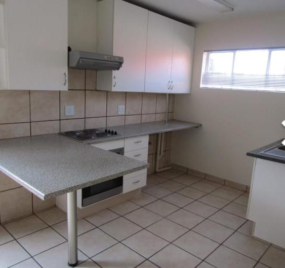 To Let 2 Bedroom Property for Rent in Helderkruin Gauteng