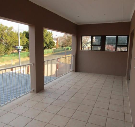 To Let 2 Bedroom Property for Rent in Helderkruin Gauteng