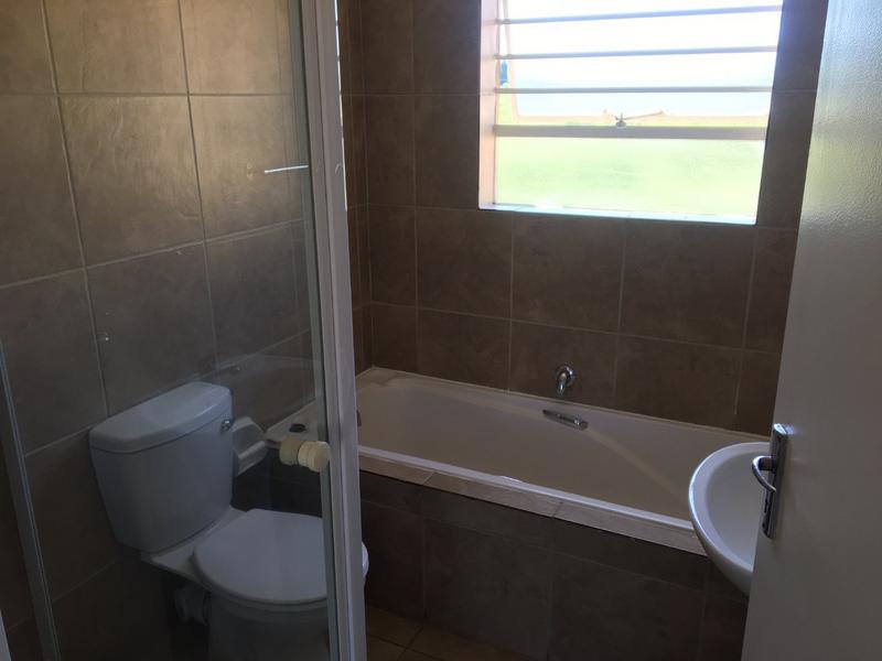 To Let 3 Bedroom Property for Rent in Wilgeheuwel Gauteng