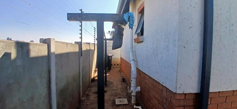 3 Bedroom Property for Sale in Albertsdal Gauteng