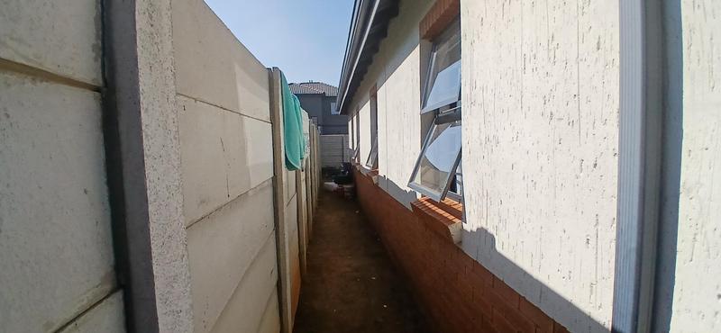 3 Bedroom Property for Sale in Albertsdal Gauteng