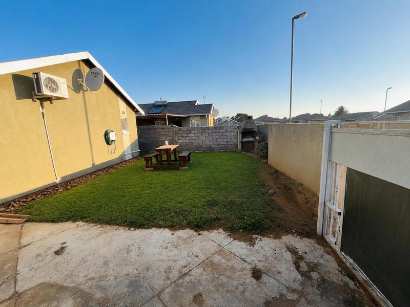 2 Bedroom Property for Sale in Windmill Park Gauteng