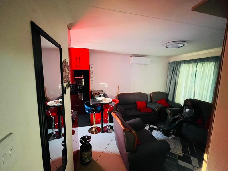 2 Bedroom Property for Sale in Windmill Park Gauteng
