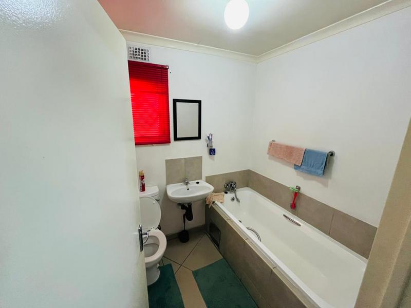 2 Bedroom Property for Sale in Windmill Park Gauteng