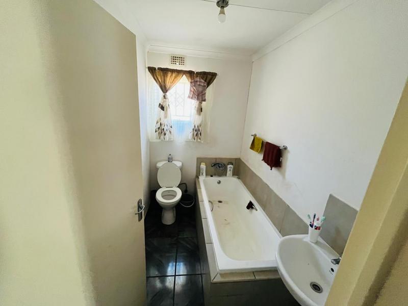 3 Bedroom Property for Sale in Windmill Park Gauteng