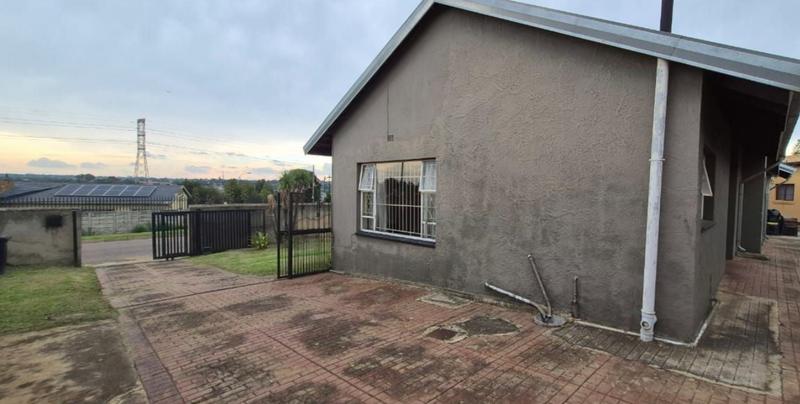 3 Bedroom Property for Sale in Birchleigh Gauteng