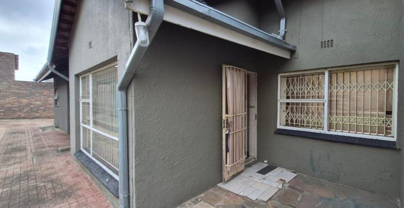 3 Bedroom Property for Sale in Birchleigh Gauteng