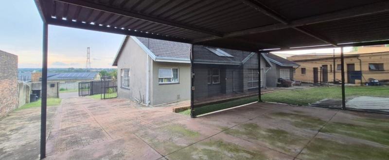 3 Bedroom Property for Sale in Birchleigh Gauteng
