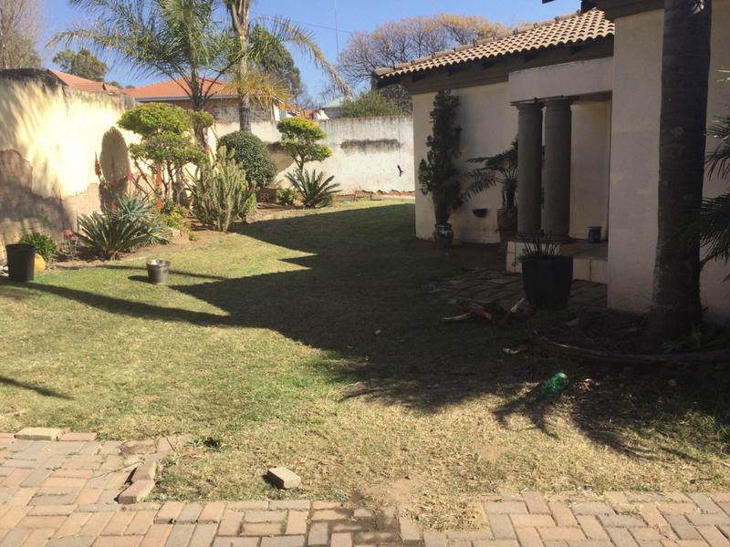 7 Bedroom Property for Sale in Buccleuch Gauteng