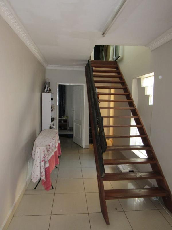 6 Bedroom Property for Sale in Proclamation Hill Gauteng