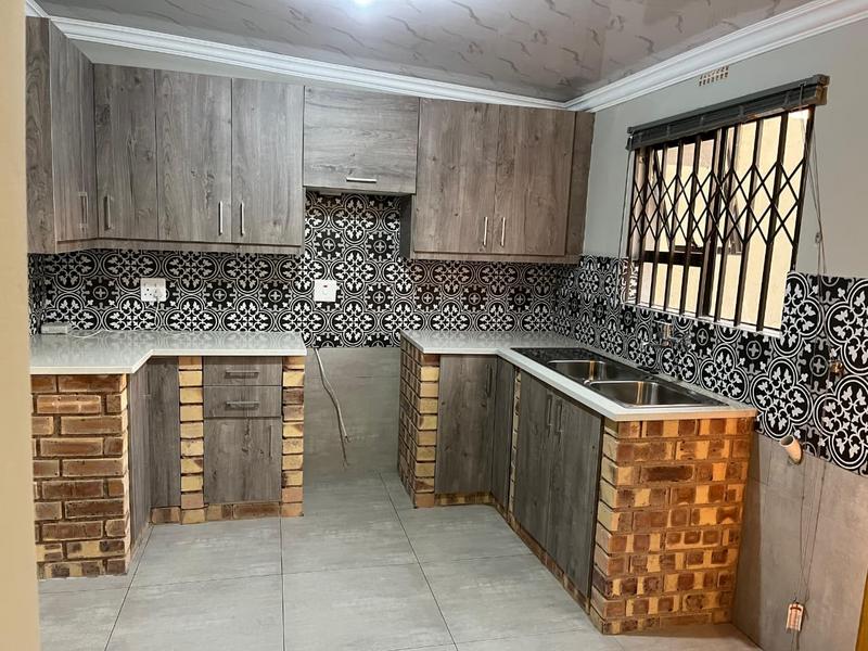 1 Bedroom Property for Sale in Braamfischerville Gauteng