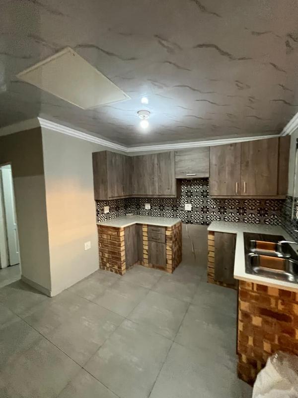 1 Bedroom Property for Sale in Braamfischerville Gauteng