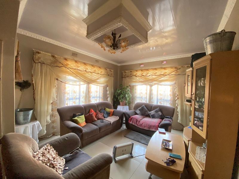 3 Bedroom Property for Sale in Finetown Gauteng