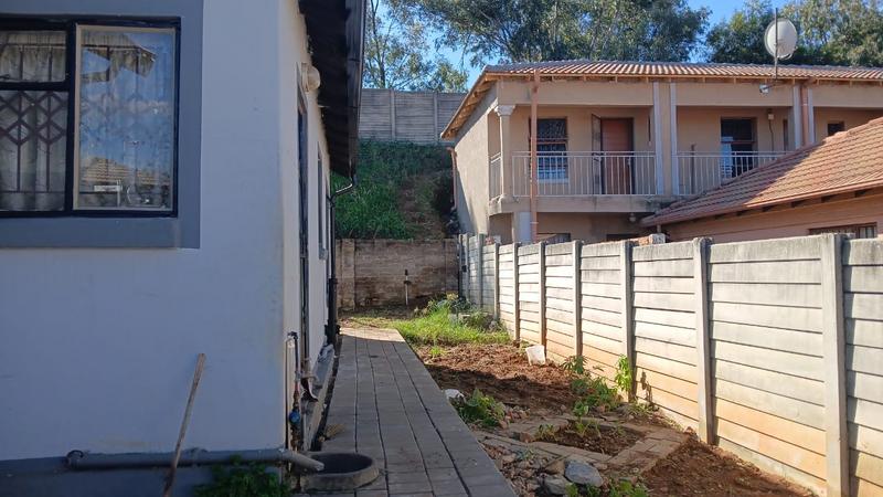 3 Bedroom Property for Sale in Olievenhoutbosch Gauteng