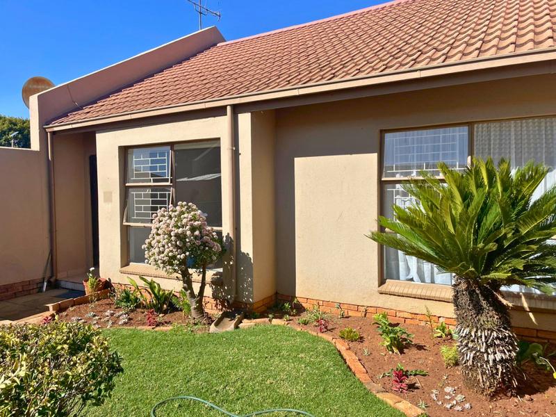 2 Bedroom Property for Sale in Birchleigh North Gauteng