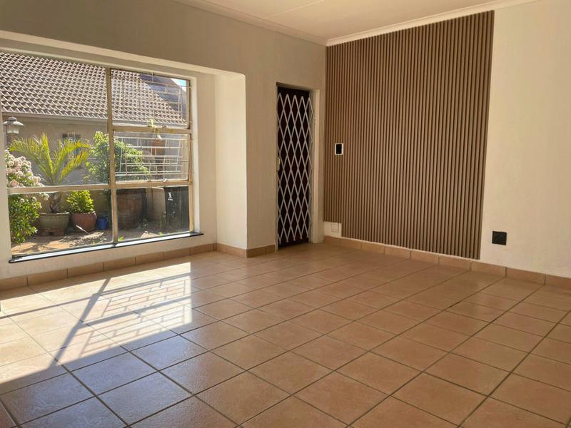 2 Bedroom Property for Sale in Birchleigh North Gauteng