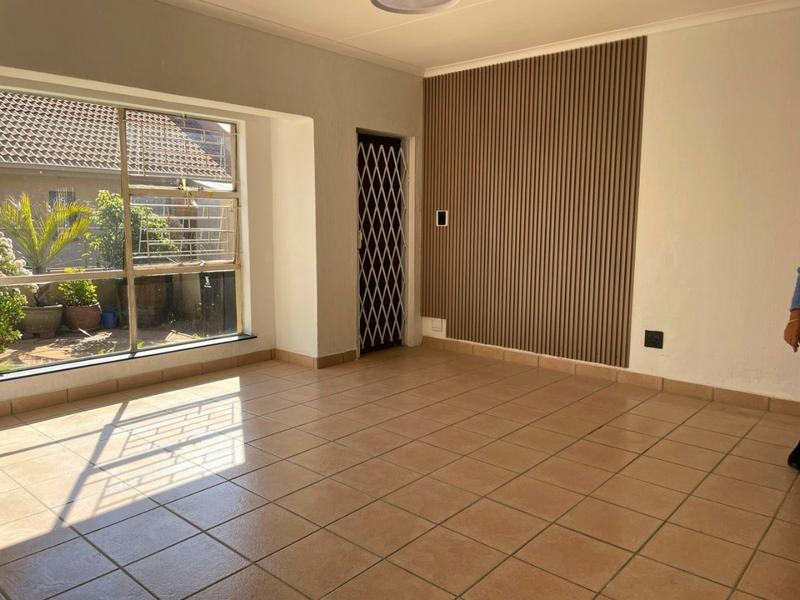 2 Bedroom Property for Sale in Birchleigh North Gauteng