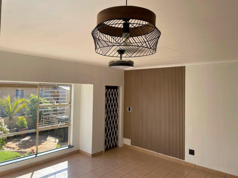 2 Bedroom Property for Sale in Birchleigh North Gauteng