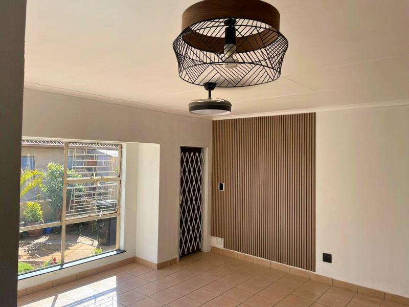 2 Bedroom Property for Sale in Birchleigh North Gauteng