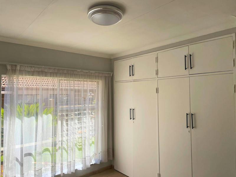 2 Bedroom Property for Sale in Birchleigh North Gauteng