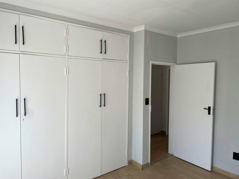 2 Bedroom Property for Sale in Birchleigh North Gauteng