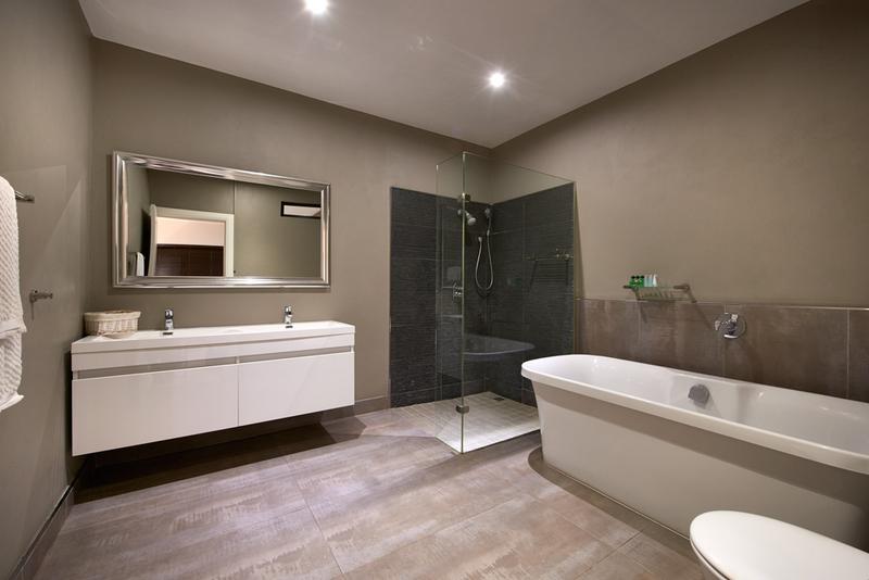 To Let 4 Bedroom Property for Rent in Sandown Gauteng