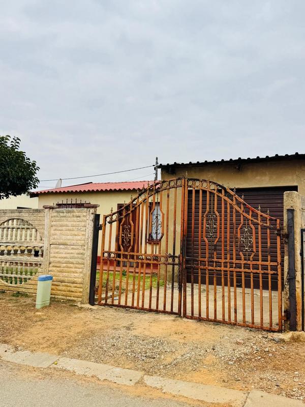 4 Bedroom Property for Sale in Tsakane Ext 11 Gauteng