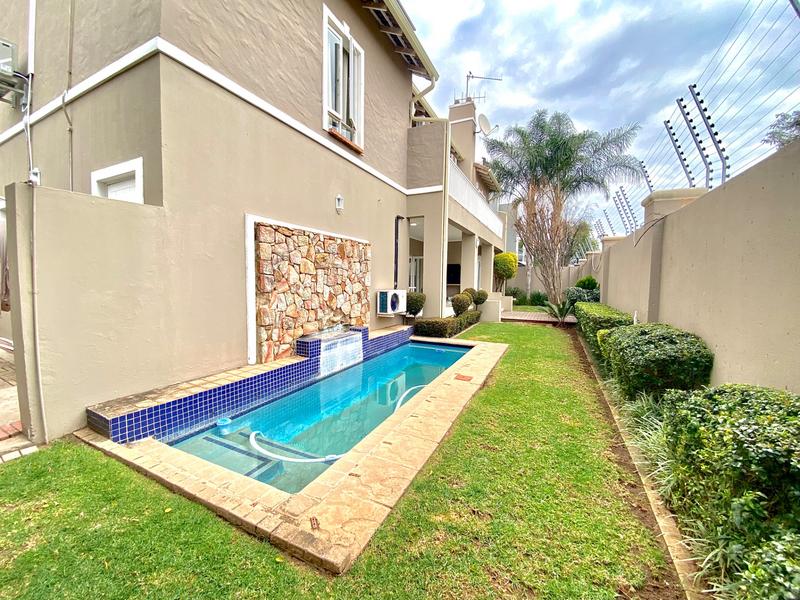 To Let 3 Bedroom Property for Rent in Broadacres Gauteng
