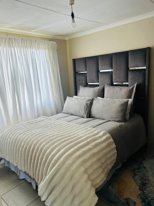 To Let 2 Bedroom Property for Rent in Braamfischerville Gauteng