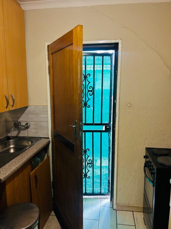 To Let 2 Bedroom Property for Rent in Braamfischerville Gauteng