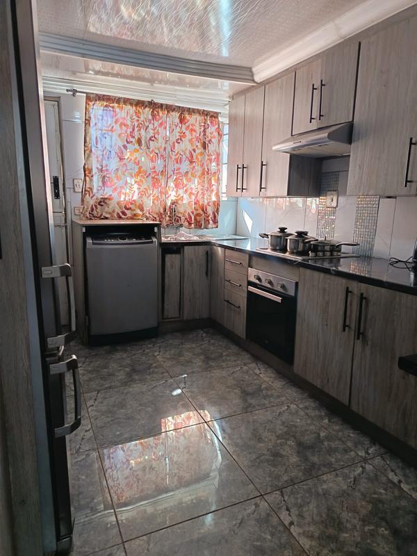 2 Bedroom Property for Sale in Tsakane Gauteng