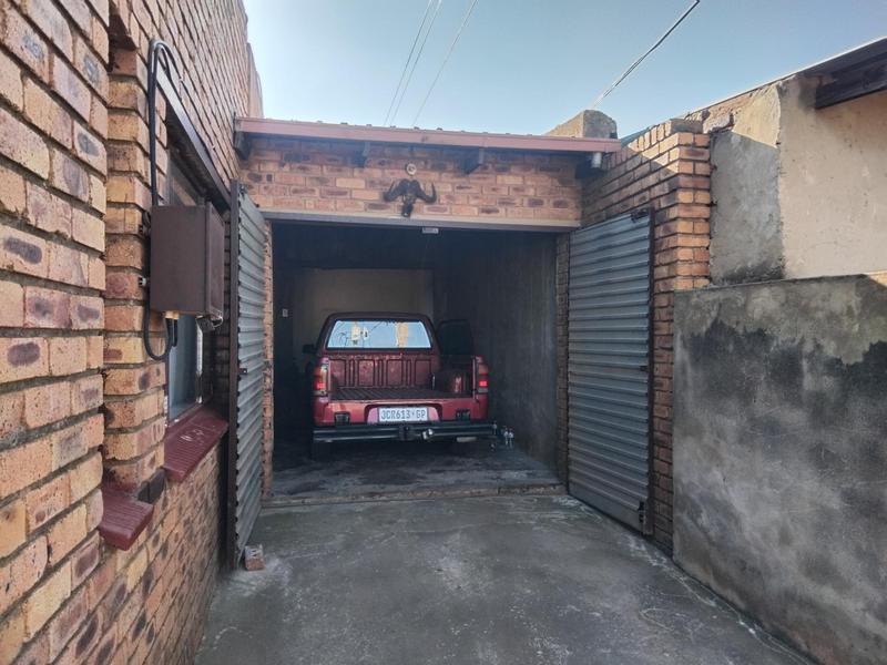 2 Bedroom Property for Sale in Tsakane Gauteng
