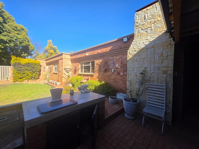 4 Bedroom Property for Sale in Greenhills Gauteng