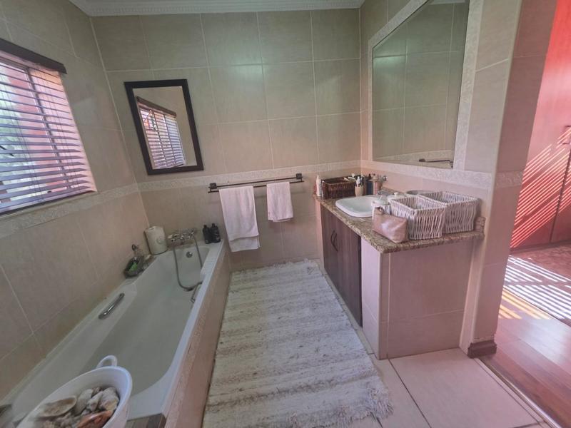 4 Bedroom Property for Sale in Greenhills Gauteng