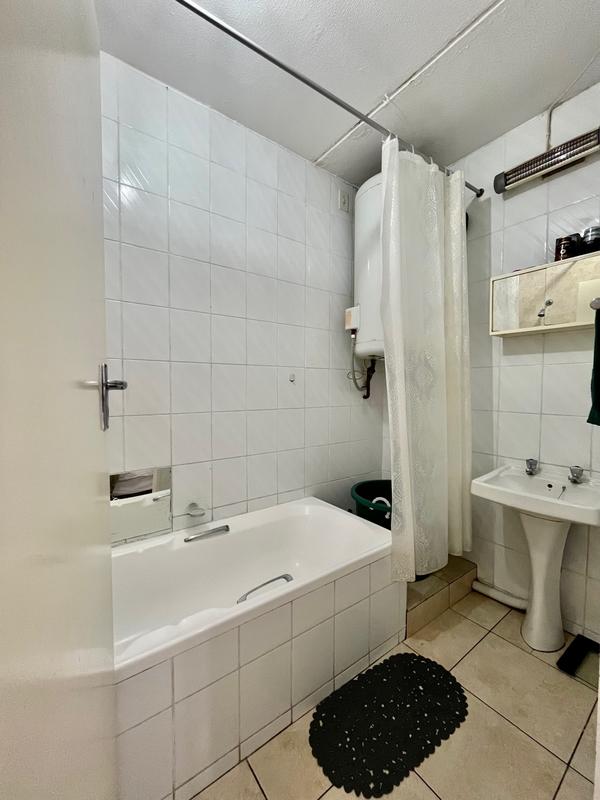 1 Bedroom Property for Sale in Morningside Gauteng