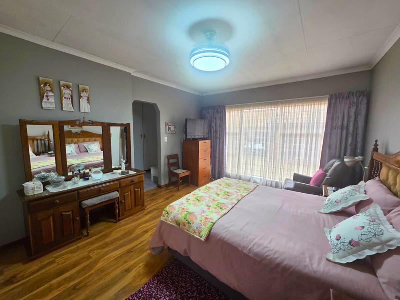 3 Bedroom Property for Sale in Glen Marais Gauteng