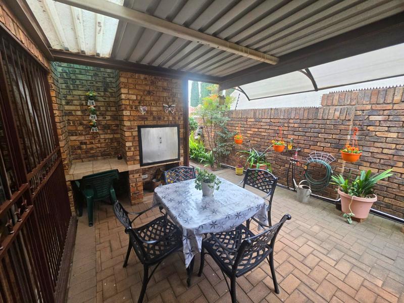 3 Bedroom Property for Sale in Glen Marais Gauteng