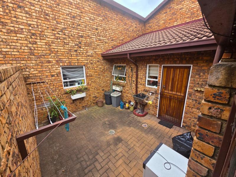 3 Bedroom Property for Sale in Glen Marais Gauteng