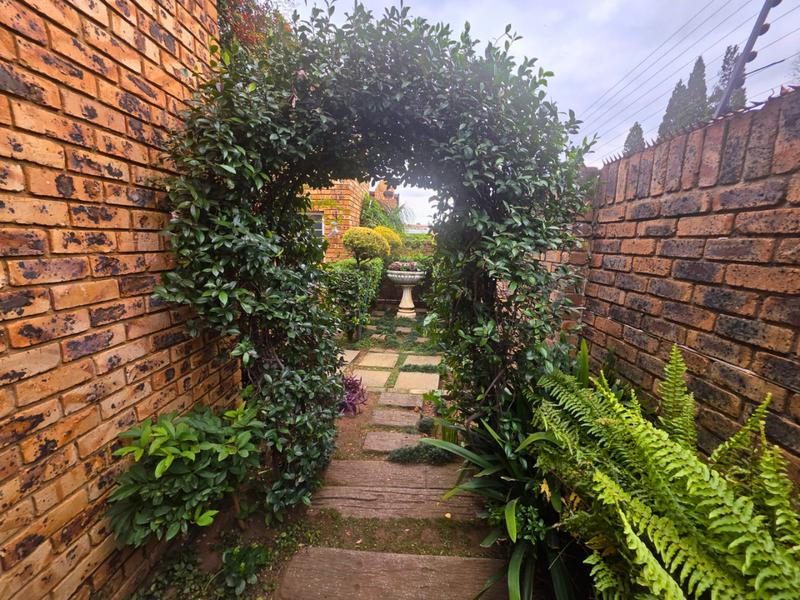 3 Bedroom Property for Sale in Glen Marais Gauteng
