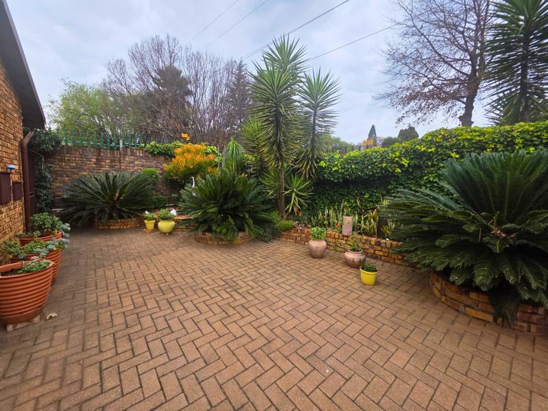 3 Bedroom Property for Sale in Glen Marais Gauteng
