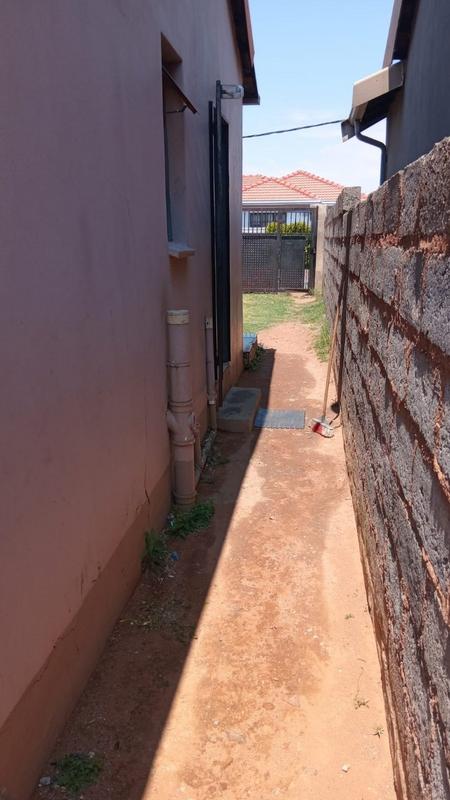 2 Bedroom Property for Sale in Fleurhof Gauteng