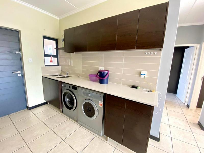2 Bedroom Property for Sale in Oakdene Gauteng