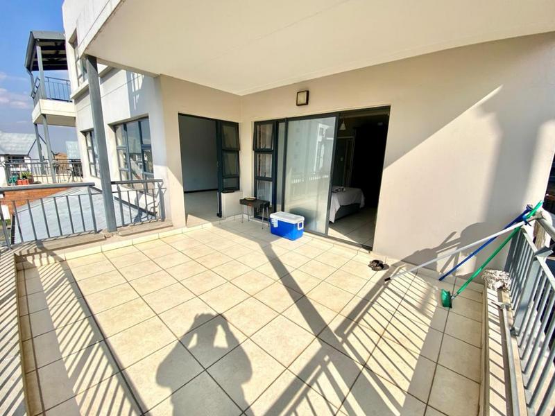 2 Bedroom Property for Sale in Oakdene Gauteng