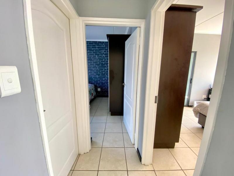 2 Bedroom Property for Sale in Oakdene Gauteng